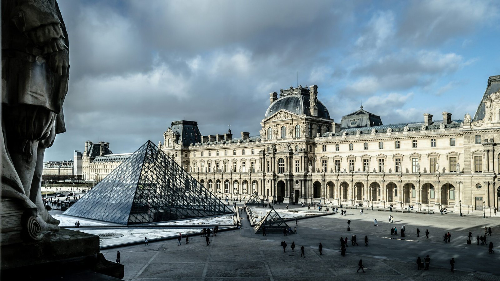 Louvre Museum