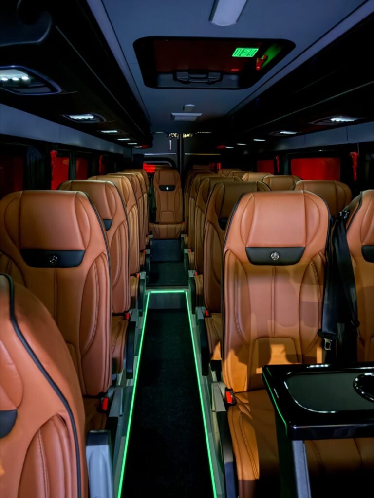 corporate coach hire in Paris business travel group