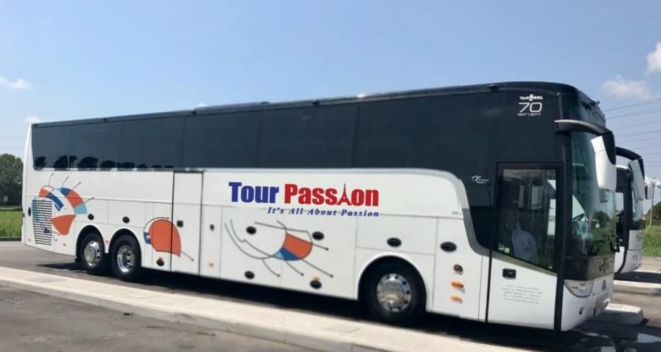 corporate coach hire in Paris business travel group