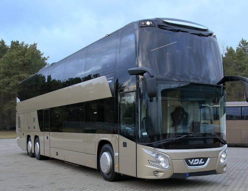 Luxury coach for hotel group transfer Paris city tours